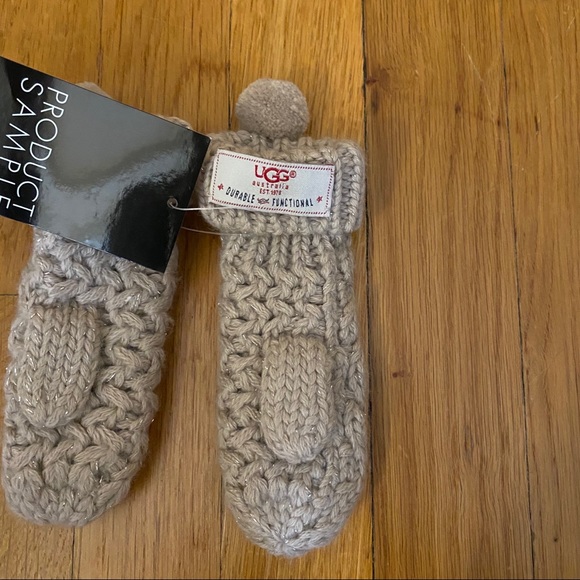 Baby Ugg Mittens and Booties - Picture 4 of 8